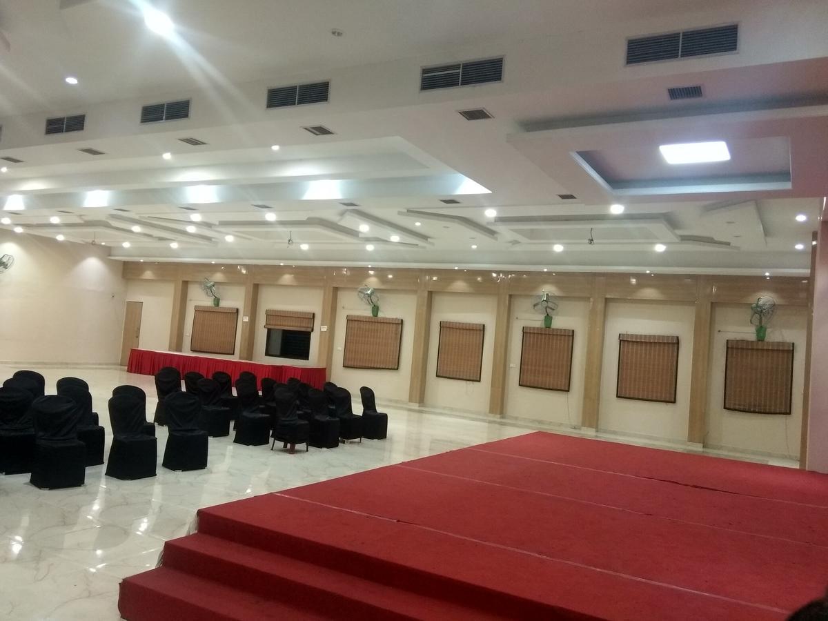 Hotel Royal Regency Bori  Εξωτερικό φωτογραφία