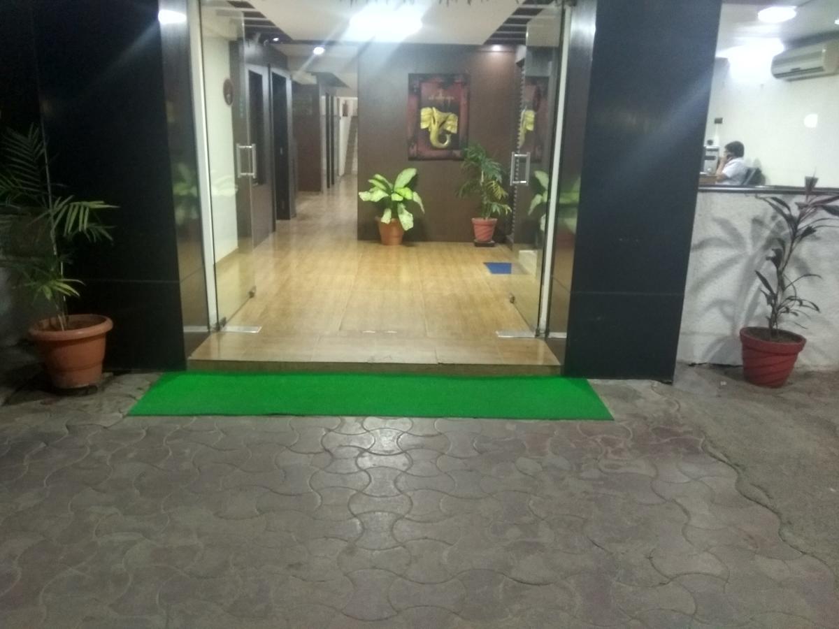 Hotel Royal Regency Bori  Εξωτερικό φωτογραφία