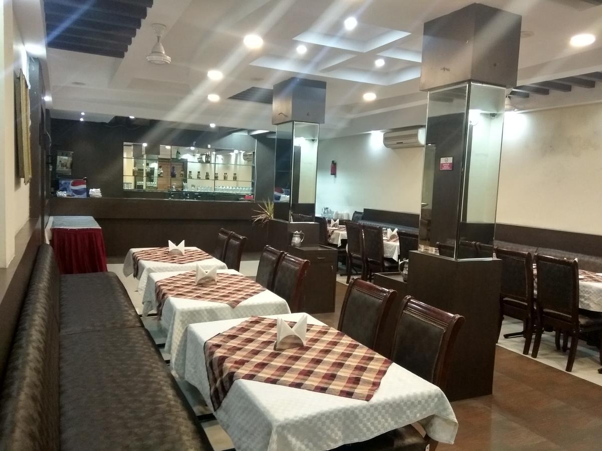 Hotel Royal Regency Bori  Εξωτερικό φωτογραφία